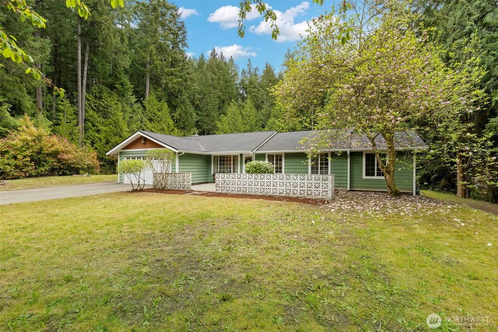 Photo of 623 Foster Lane NE, Bremerton, WA 98311 (MLS # 2501192)