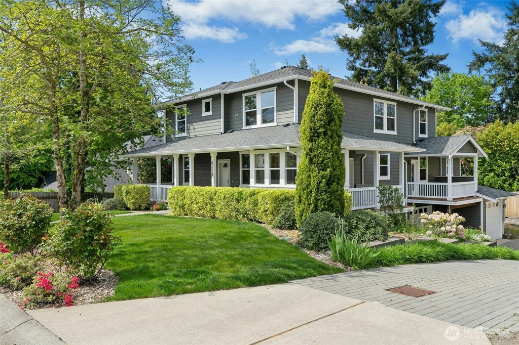 Photo of 8118 NE 126th Street, Kirkland, WA 98034 (MLS # 2582522)