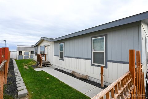 Photo of 200802 E Game Farm Rd #52 Rd, Kennewick, WA 99337 (MLS # 2457529)