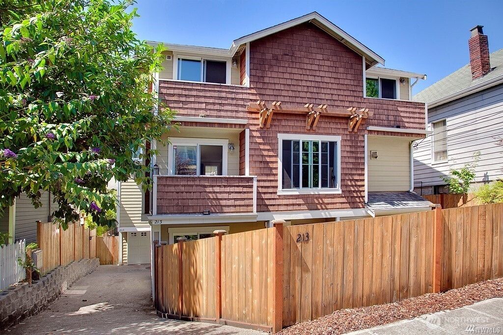 Photo of 213 15th Avenue, Seattle, WA 98122 (MLS # 2472003)