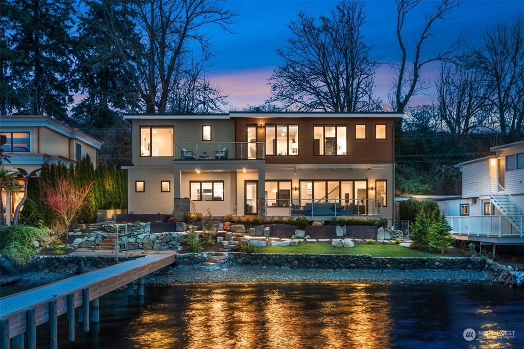 Photo of 201 Lake Avenue W, Kirkland, WA 98033 (MLS # 2056867)