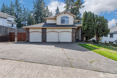 Photo of 1909 S 375th Street, Federal Way, WA 98003 (MLS # 2585912)