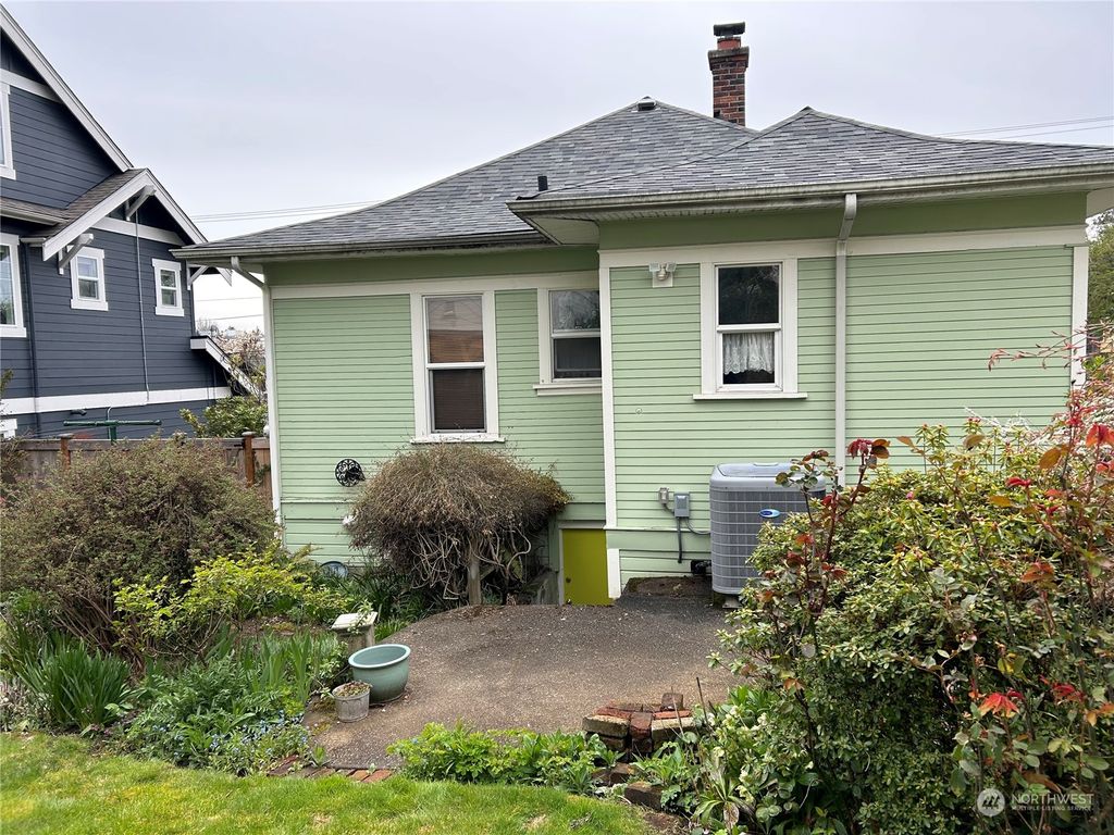 Photo of 6313 4th Avenue NE, Seattle, WA 98115 (MLS # 2058471)