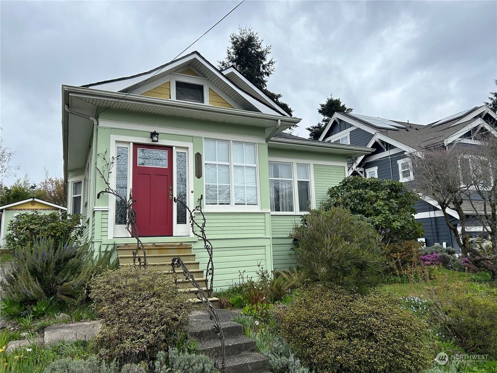 Photo of 6313 4th Avenue NE, Seattle, WA 98115 (MLS # 2058471)