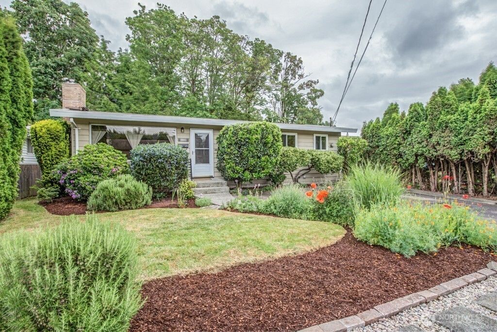 Photo of 8006 36th Avenue S, Seattle, WA 98118 (MLS # 2518303)