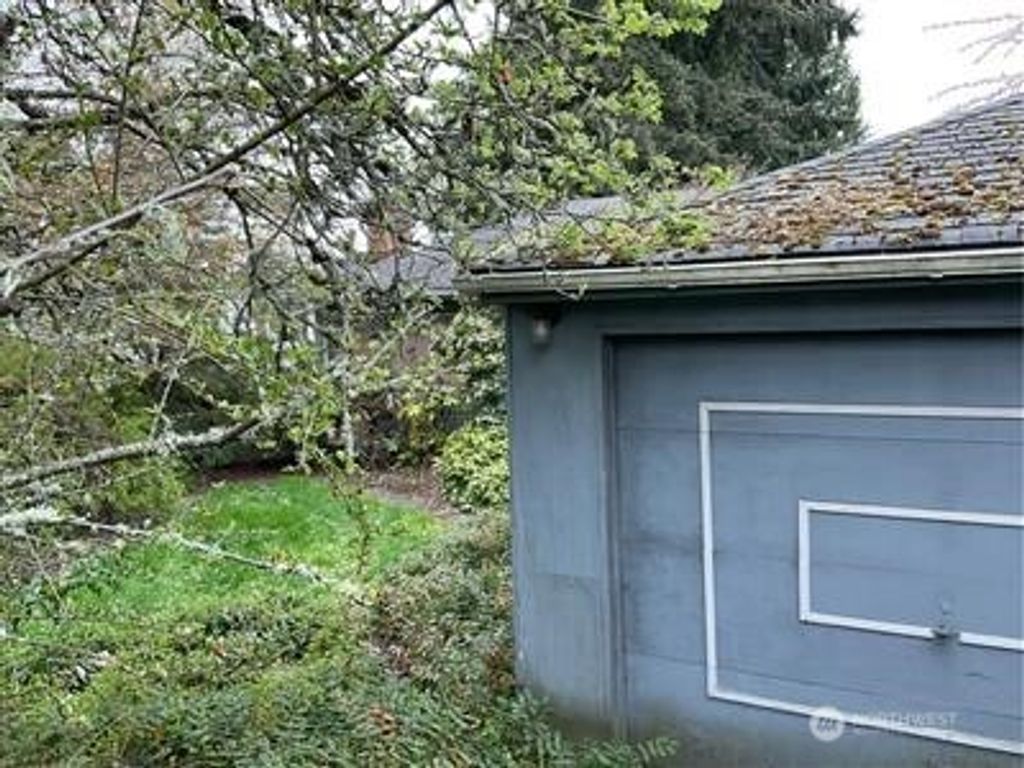 Photo of 9251 25th Avenue SW, Seattle, WA 98106 (MLS # 2502075)