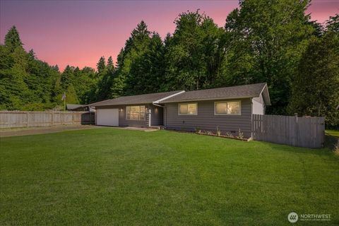 Photo of 108 Lomor Drive, Longview, WA 98632 (MLS # 2427959)