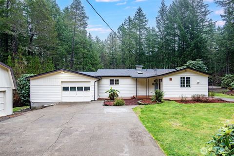 Photo of 30 E Restful Road, Grapeview, WA 98546 (MLS # 2463892)