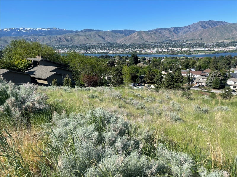 2714 Casa Mia Drive