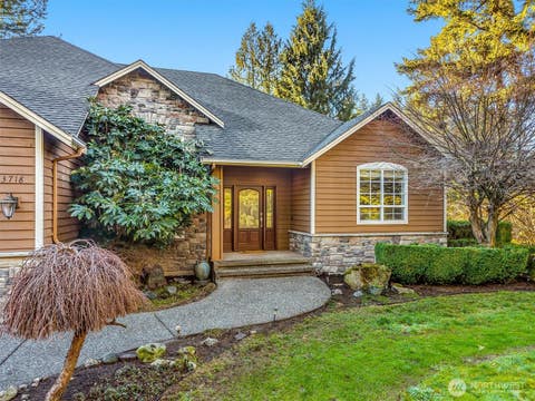 Photo of 13718 58th Street SE, Snohomish, WA 98290 (MLS # 2534083)