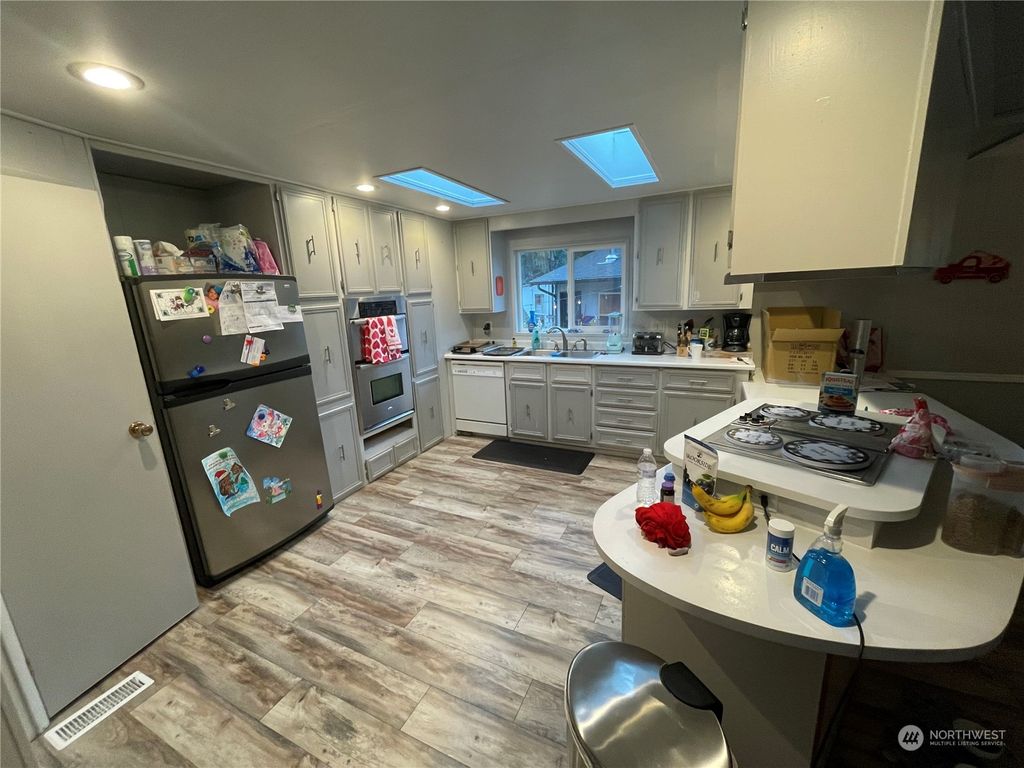 Photo of 504 1st Avenue W, Gold Bar, WA 98251 (MLS # 2036988)