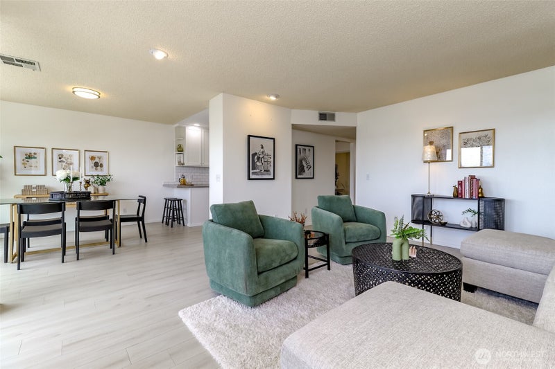 525 Broadway 302