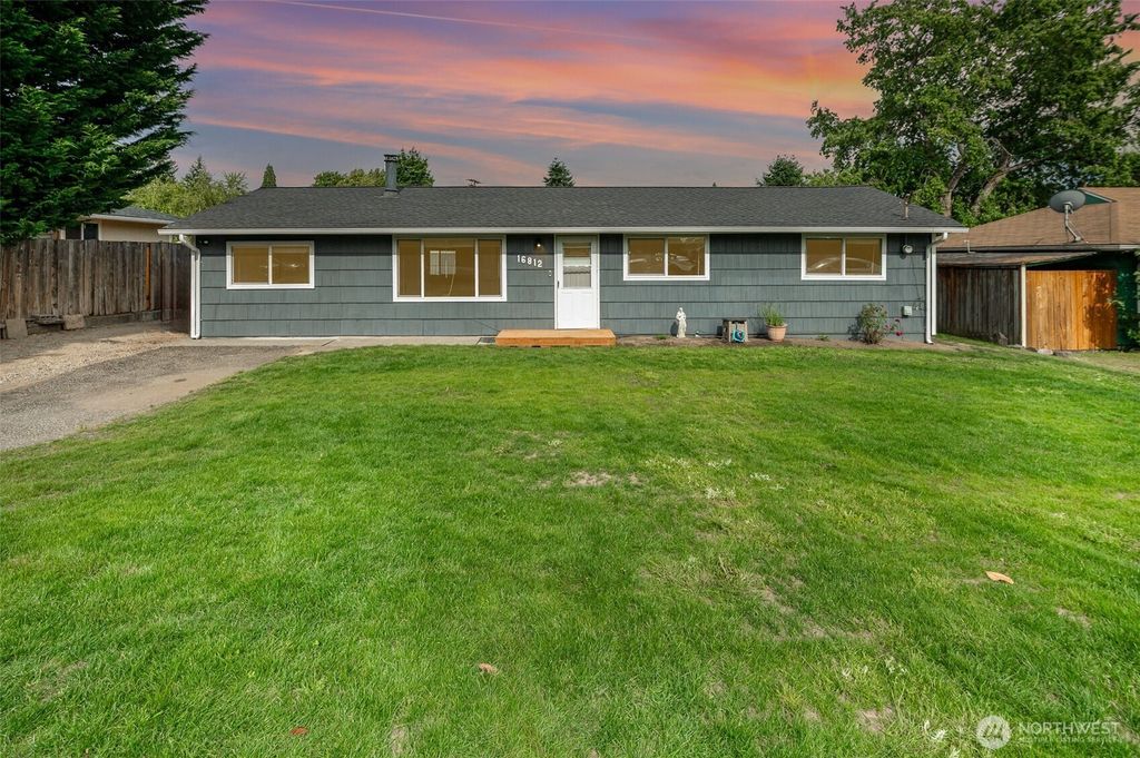 Photo of 16812 125th Avenue SE, Renton, WA 98058 (MLS # 2396389)