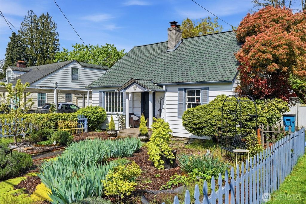 Photo of 3716 E Evergreen Boulevard, Vancouver, WA 98661 (MLS # 2508598)