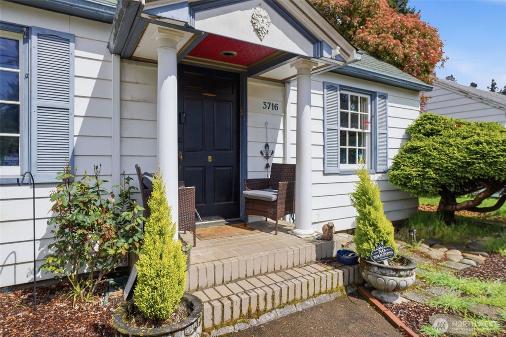 Photo of 3716 E Evergreen Boulevard, Vancouver, WA 98661 (MLS # 2508598)