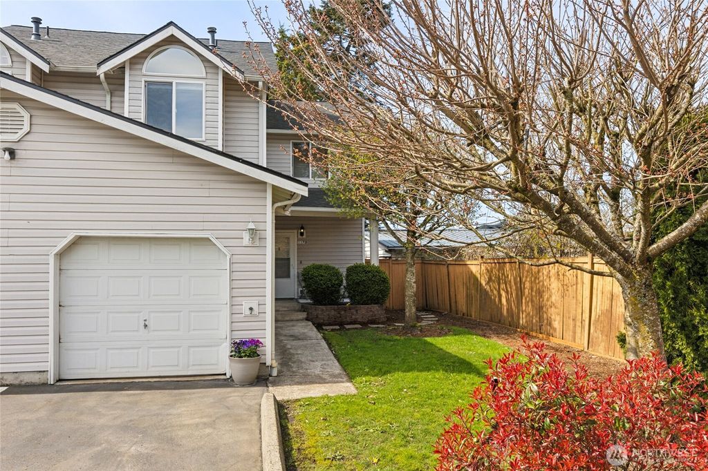 Photo of 117 21st Street SE #D, Auburn, WA 98002 (MLS # 2491599)