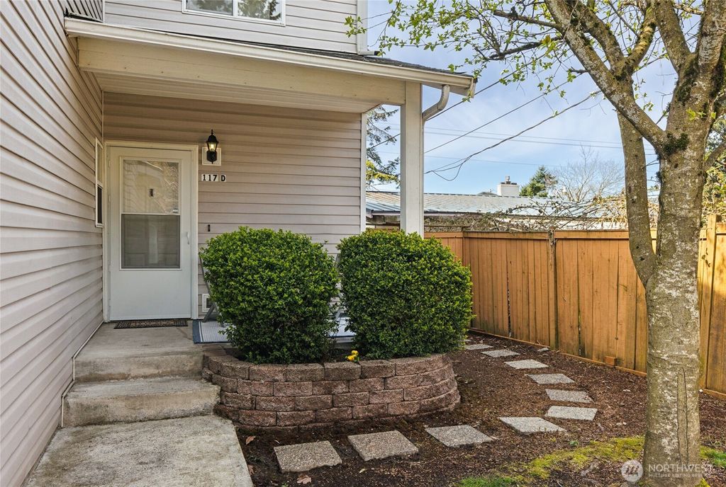 Photo of 117 21st Street SE #D, Auburn, WA 98002 (MLS # 2491599)