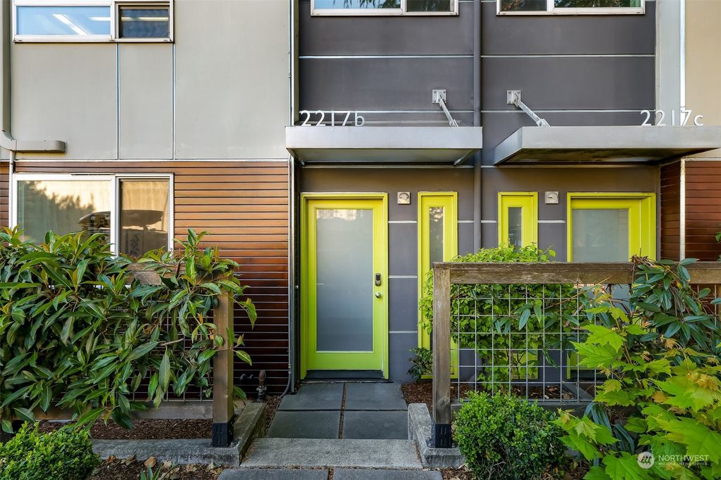 Photo of 2217 Boylston Avenue E #B, Seattle, WA 98102 (MLS # 2253976)