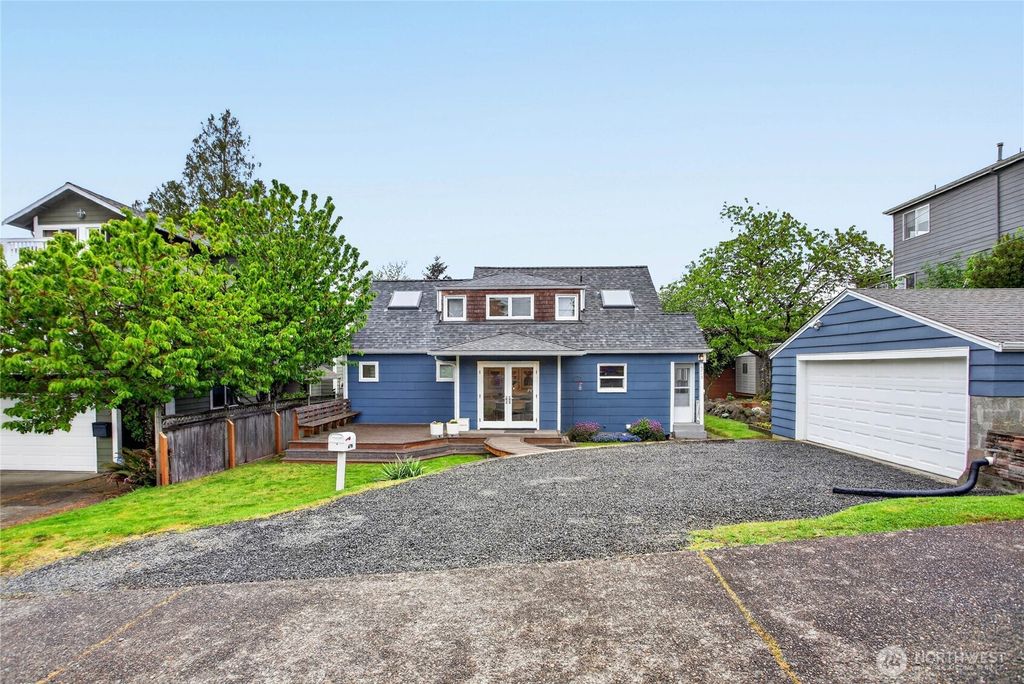 Photo of 6715 35th Avenue SW, Seattle, WA 98126 (MLS # 2517602)