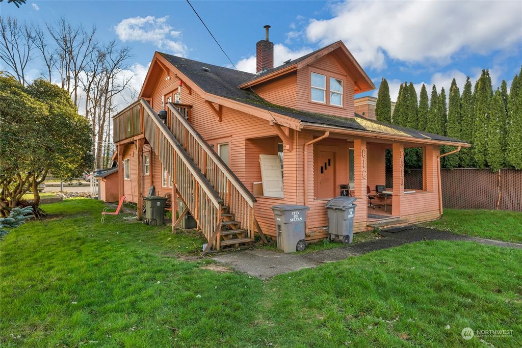Photo of 616 Main Street, Sultan, WA 98294 (MLS # 2203165)