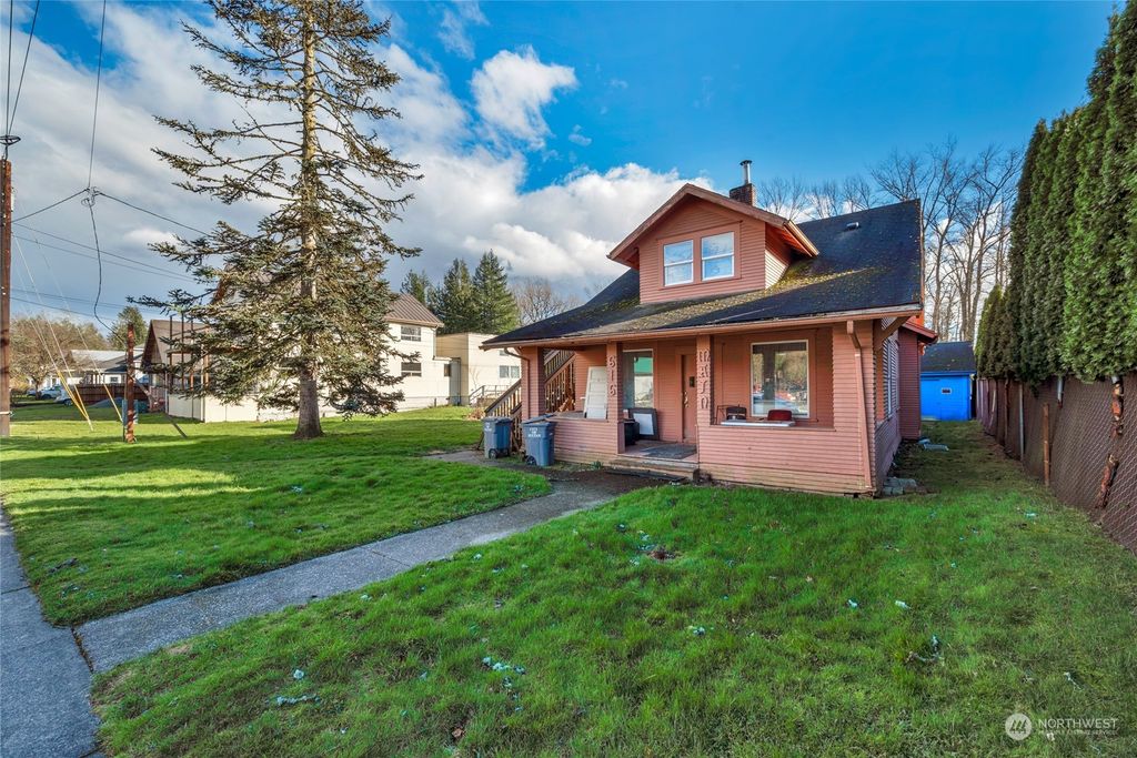 Photo of 616 Main Street, Sultan, WA 98294 (MLS # 2203165)
