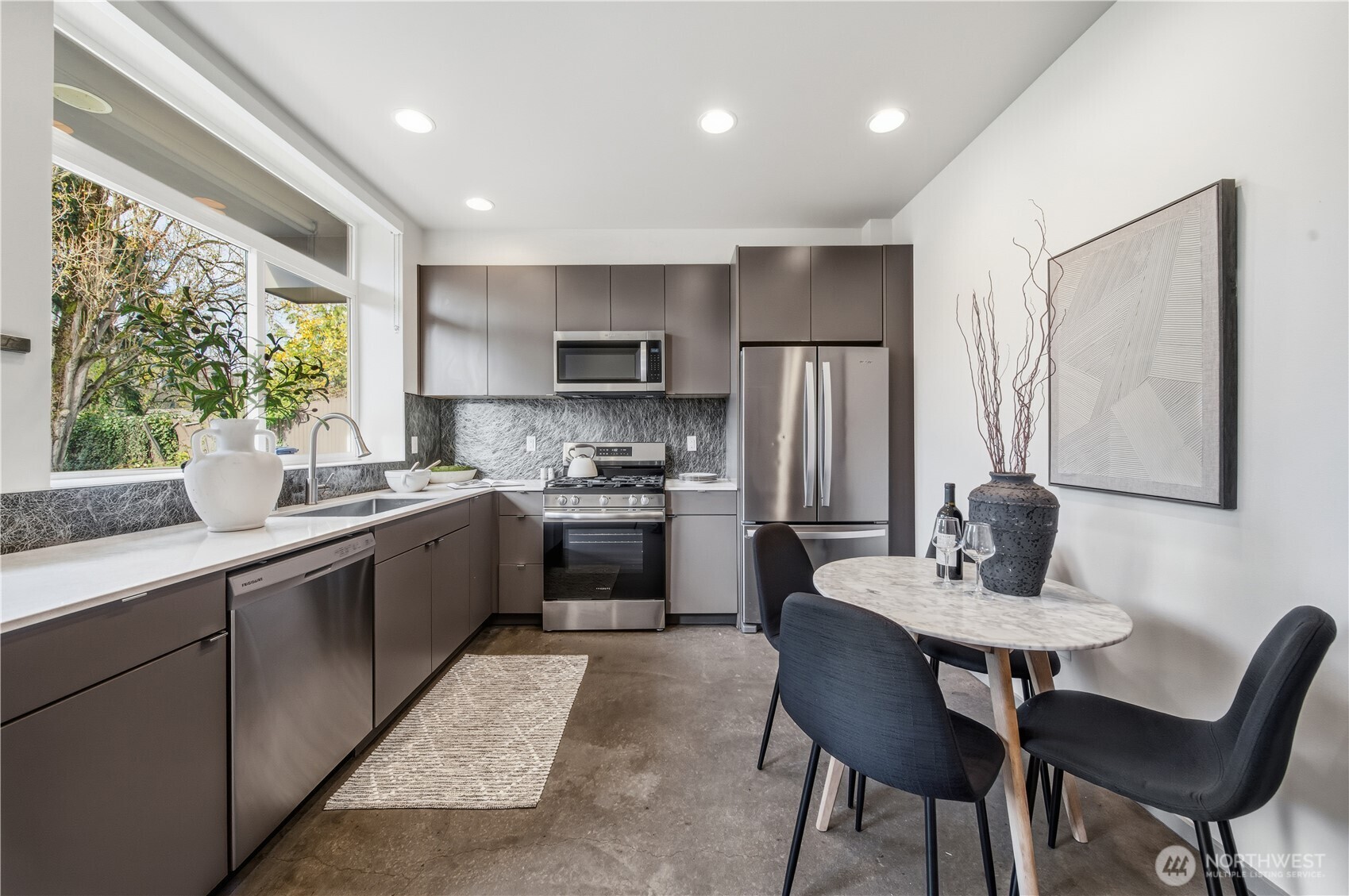 5936 S 36th Avenue A