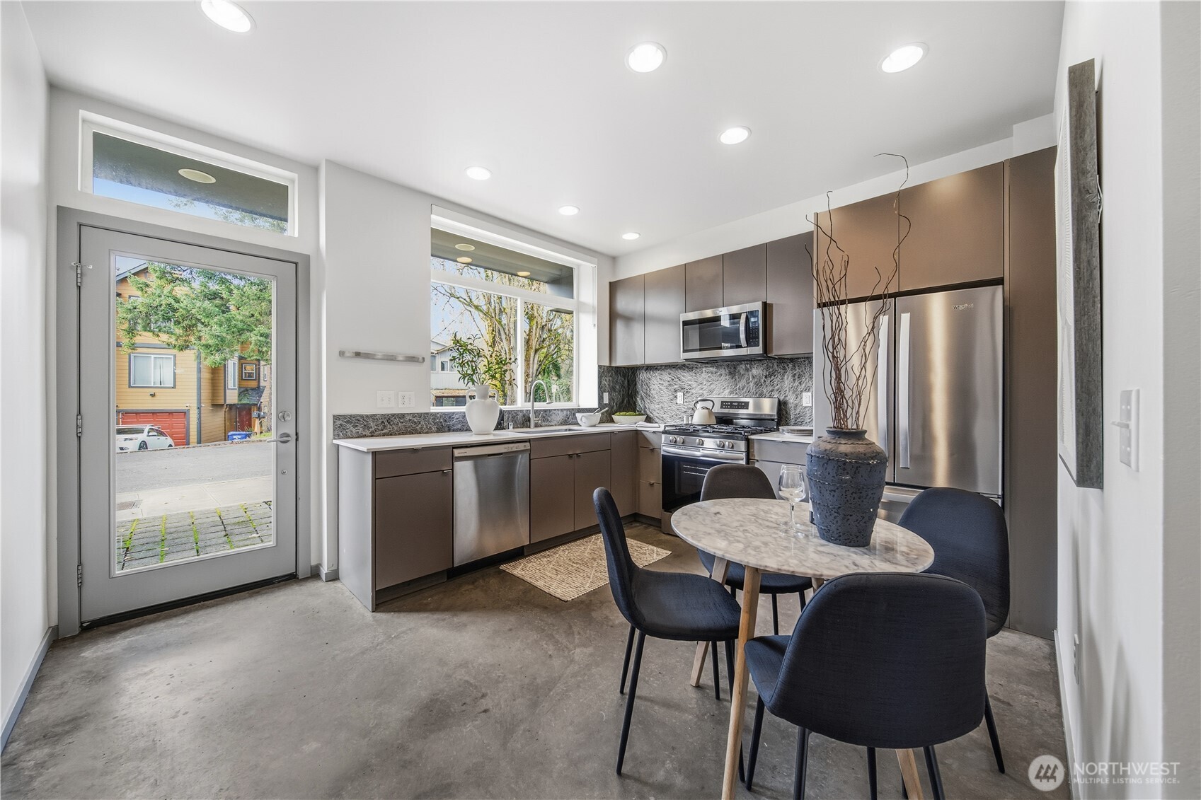 5936 S 36th Avenue A