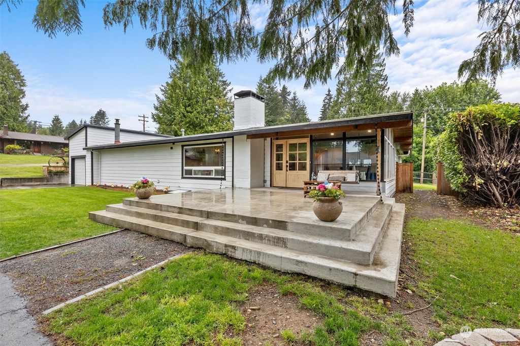 Photo of 1911 114th Avenue NE, Lake Stevens, WA 98258 (MLS # 2241275)