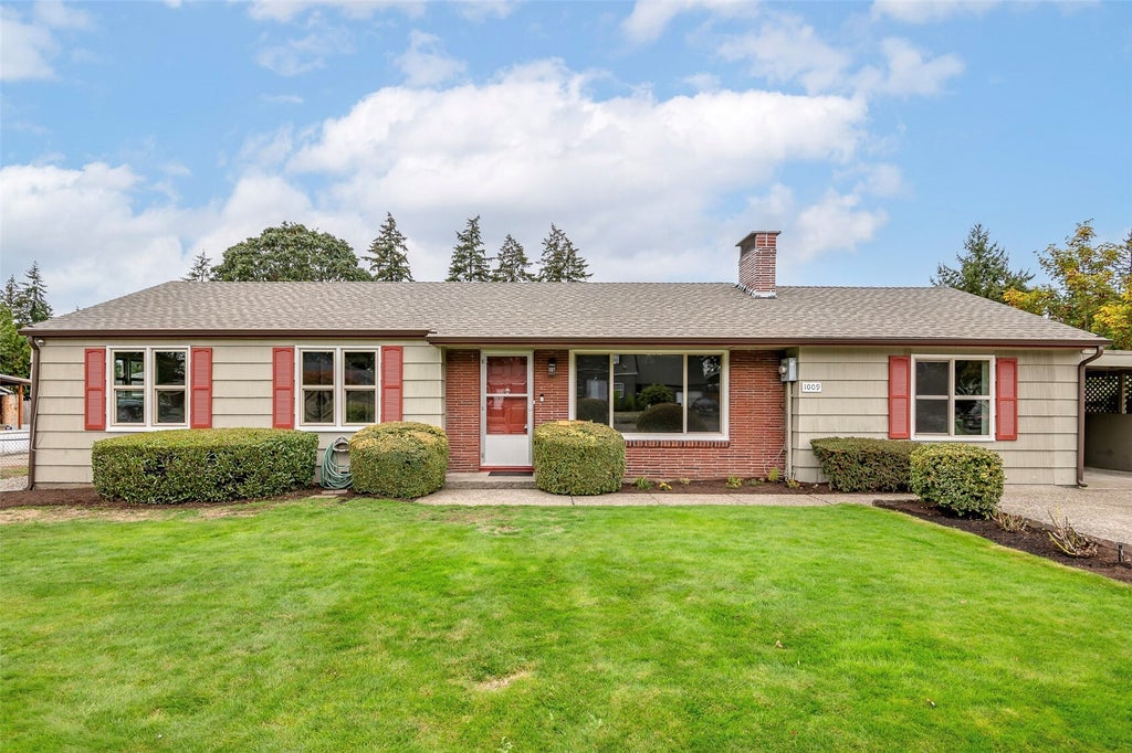 Photo of 1009 Wheeler Street S, Tacoma, WA 98444 (MLS # 2594575)
