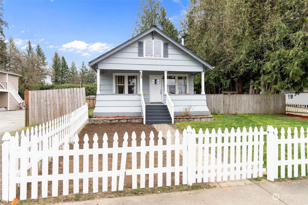 Photo of 806 Main Street, Sultan, WA 98294 (MLS # 2211862)