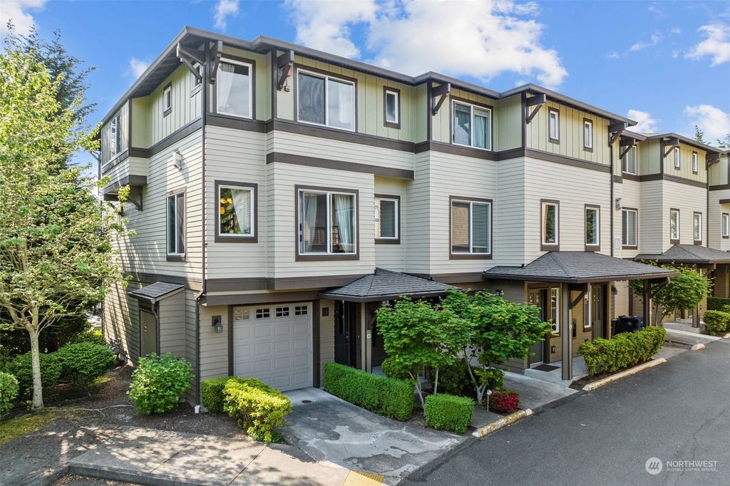 Photo of 2115 201st Place #D1, Bothell, WA 98012 (MLS # 2073931)