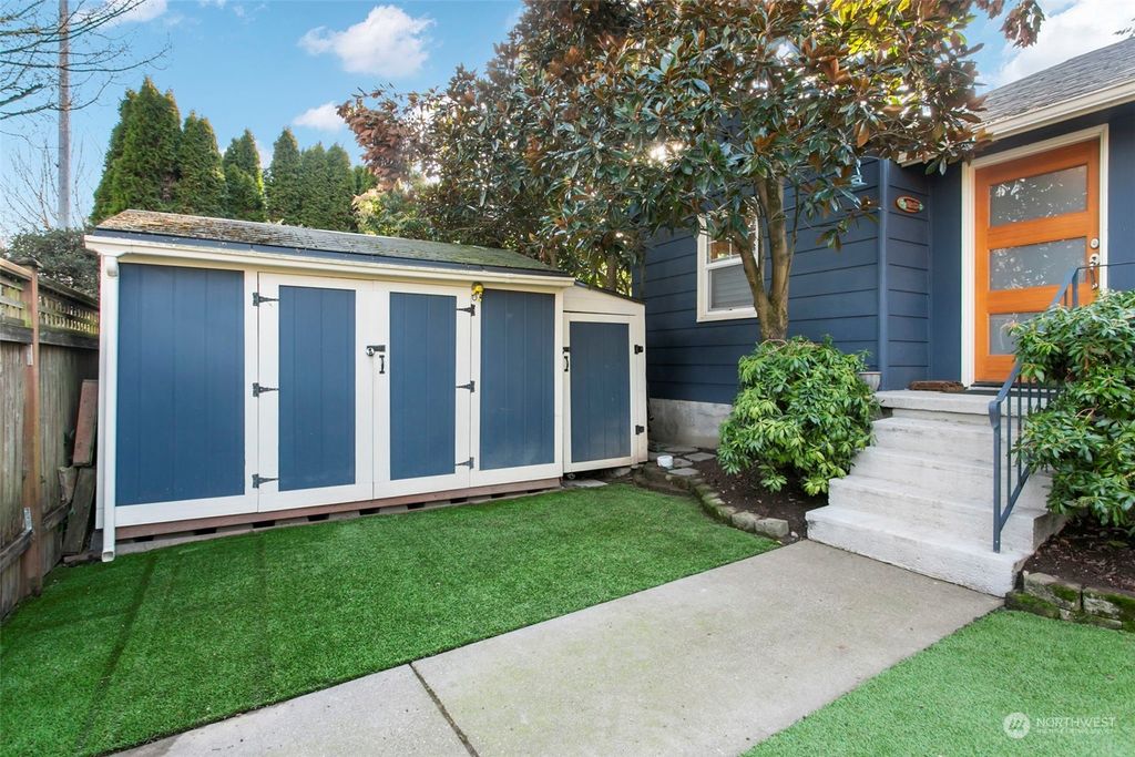 Photo of 5617 Fauntleroy Way SW, Seattle, WA 98136 (MLS # 2037057)