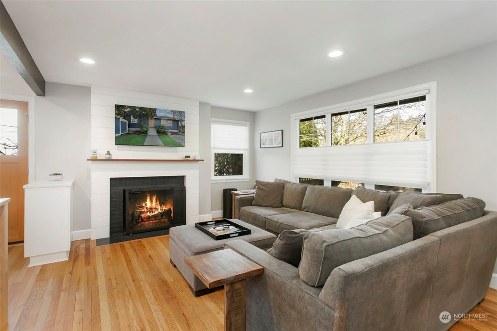 Photo of 5617 Fauntleroy Way SW, Seattle, WA 98136 (MLS # 2037057)