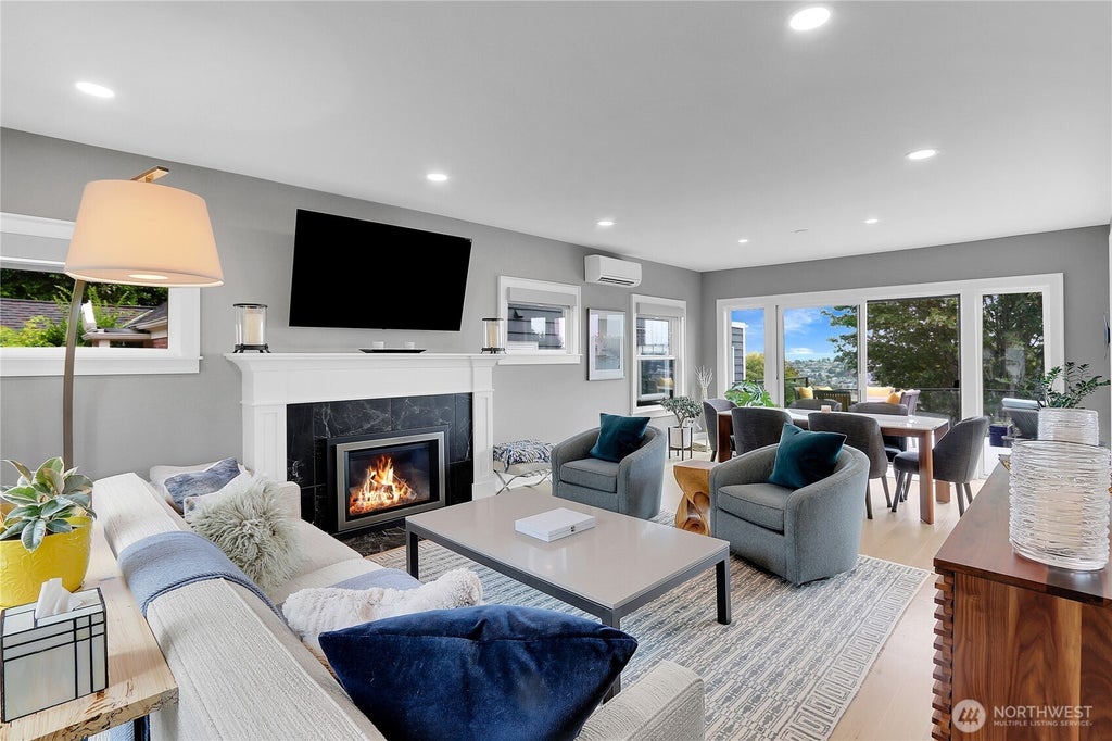 Photo of 1612 5th Avenue N, Seattle, WA 98109 (MLS # 2583859)