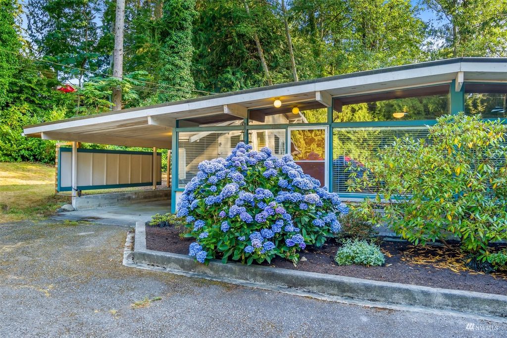 Photo of 8425 Gold Way, Everett, WA 98208 (MLS # 1986084)