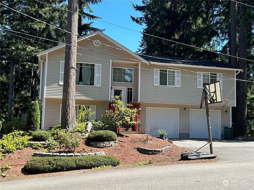 Photo of 15826 180th Avenue NE, Woodinville, WA 98072 (MLS # 2224131)