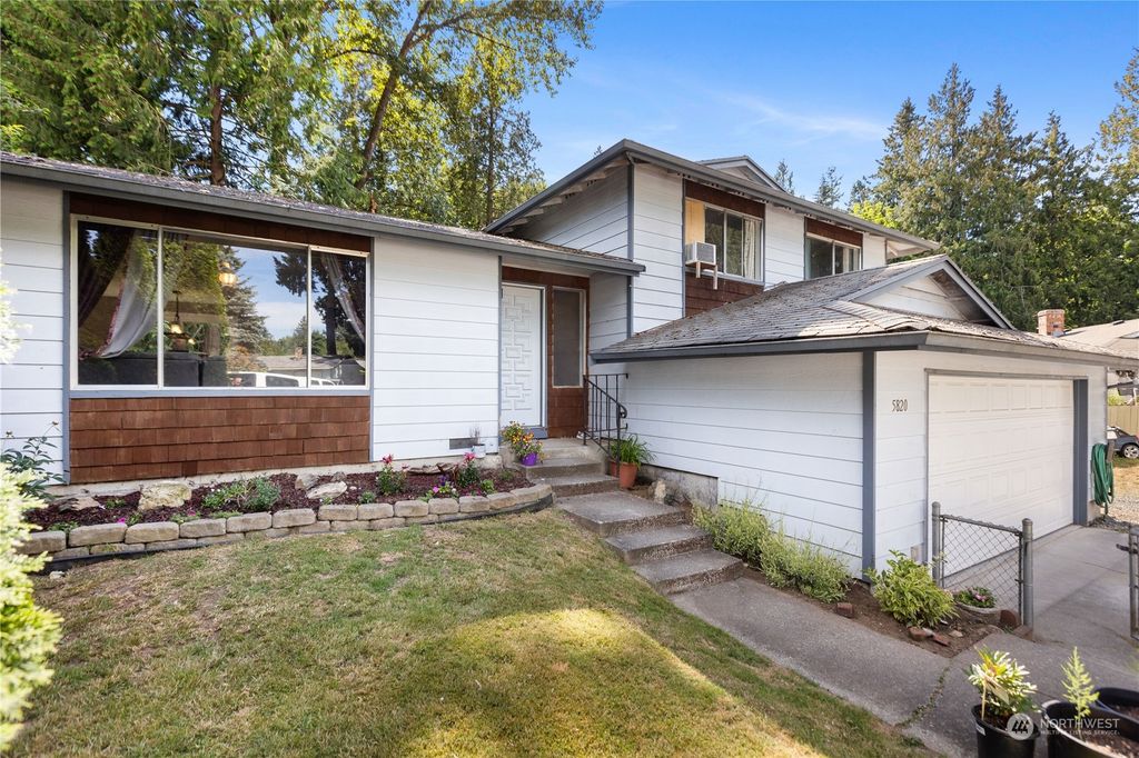 Photo of 5820 135th Place NE, Marysville, WA 98271 (MLS # 2074338)