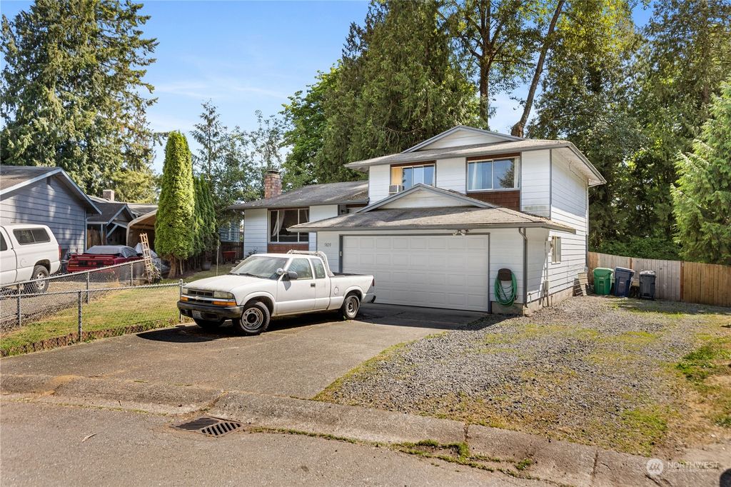 Photo of 5820 135th Place NE, Marysville, WA 98271 (MLS # 2074338)