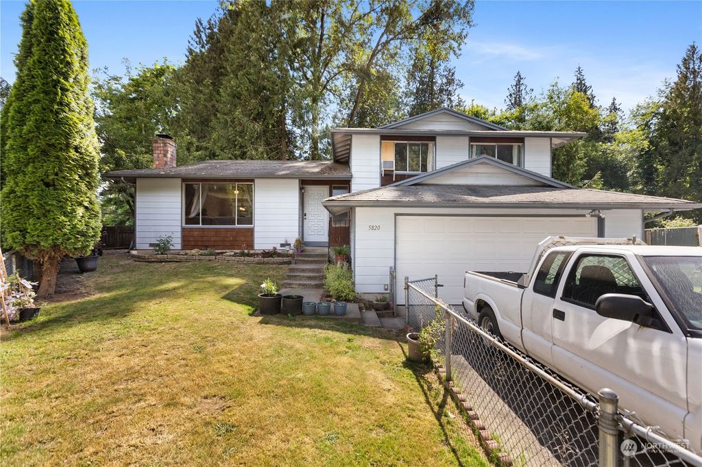 Photo of 5820 135th Place NE, Marysville, WA 98271 (MLS # 2074338)