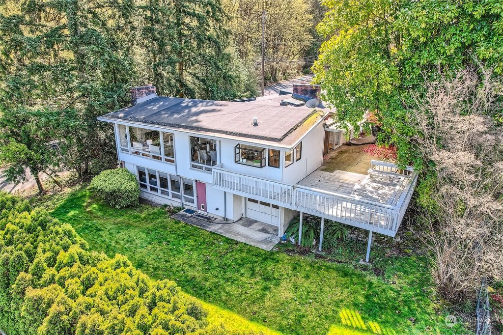 Photo of 2919 84th Avenue SE, Mercer Island, WA 98040 (MLS # 2221994)