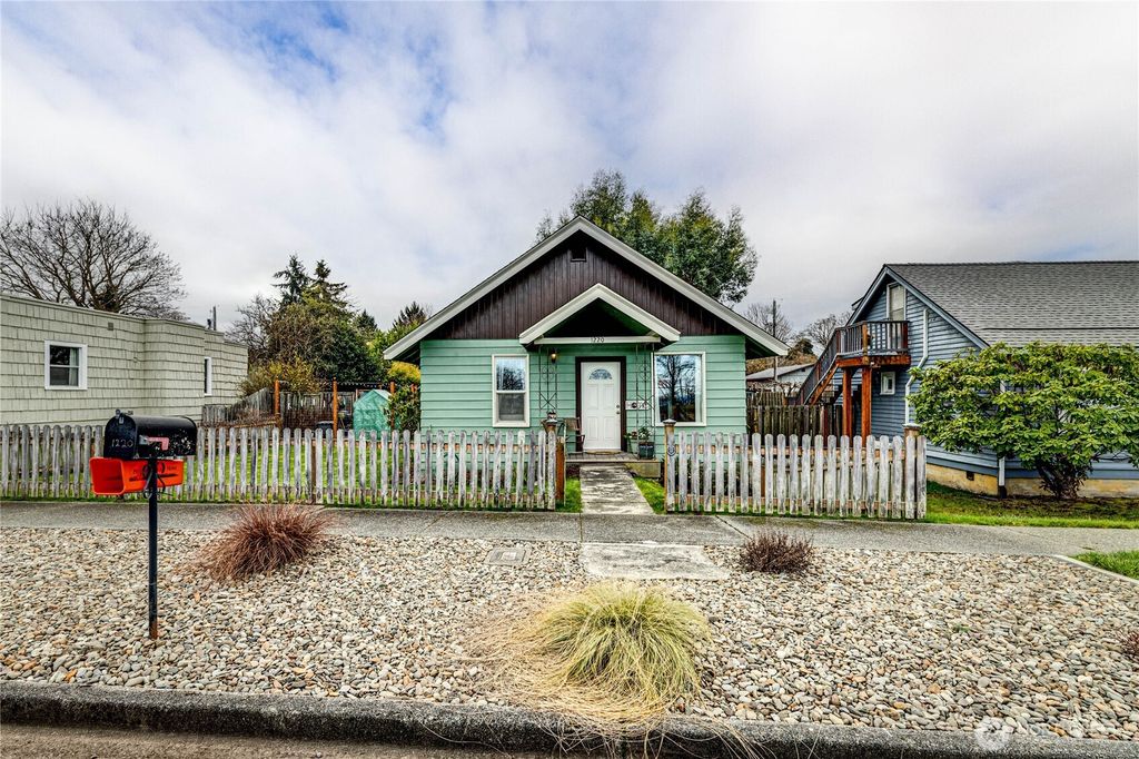 Photo of 1220 Water Street, Port Angeles, WA 98362 (MLS # 2480208)