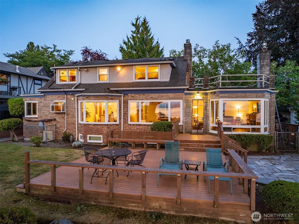 Photo of 10445 Marine View Drive SW, Seattle, WA 98146 (MLS # 2456180)