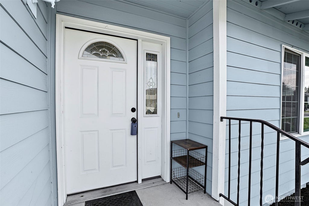 Photo of 9621 -9623 16th Avenue S, Tacoma, WA 98444 (MLS # 2592272)
