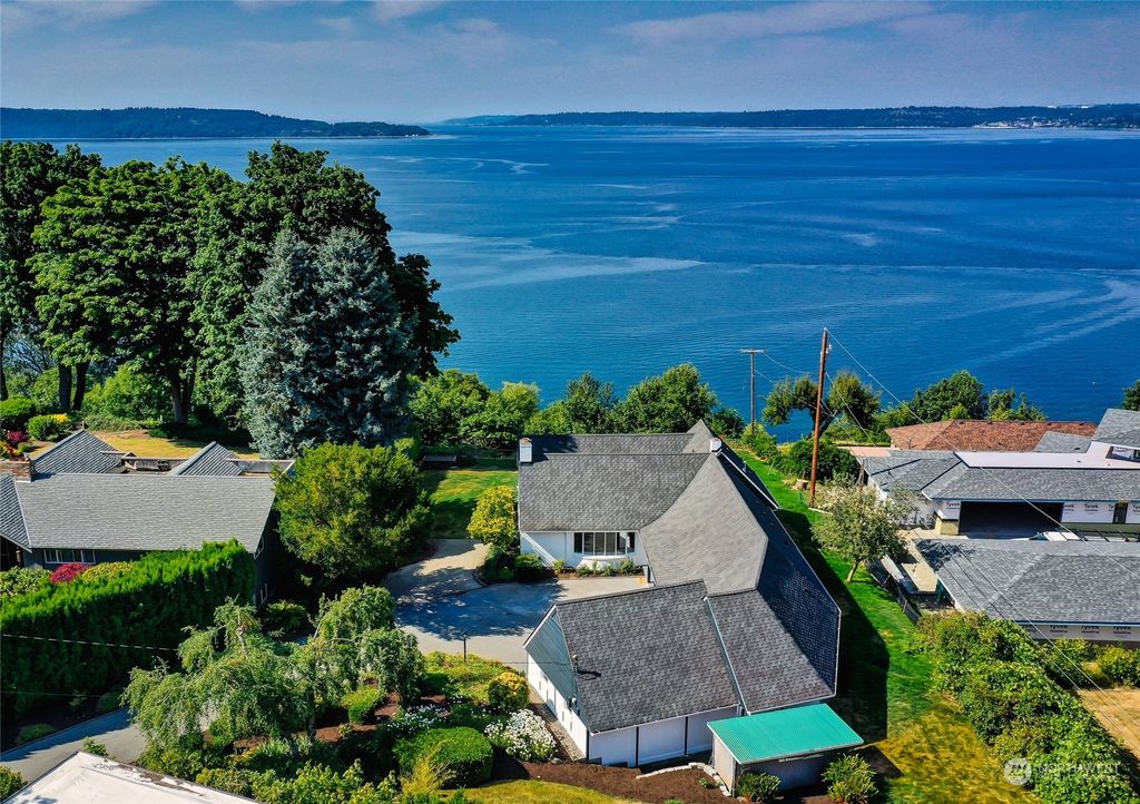 Photo of 29812 24th Avenue SW, Federal Way, WA 98023 (MLS # 2173047)