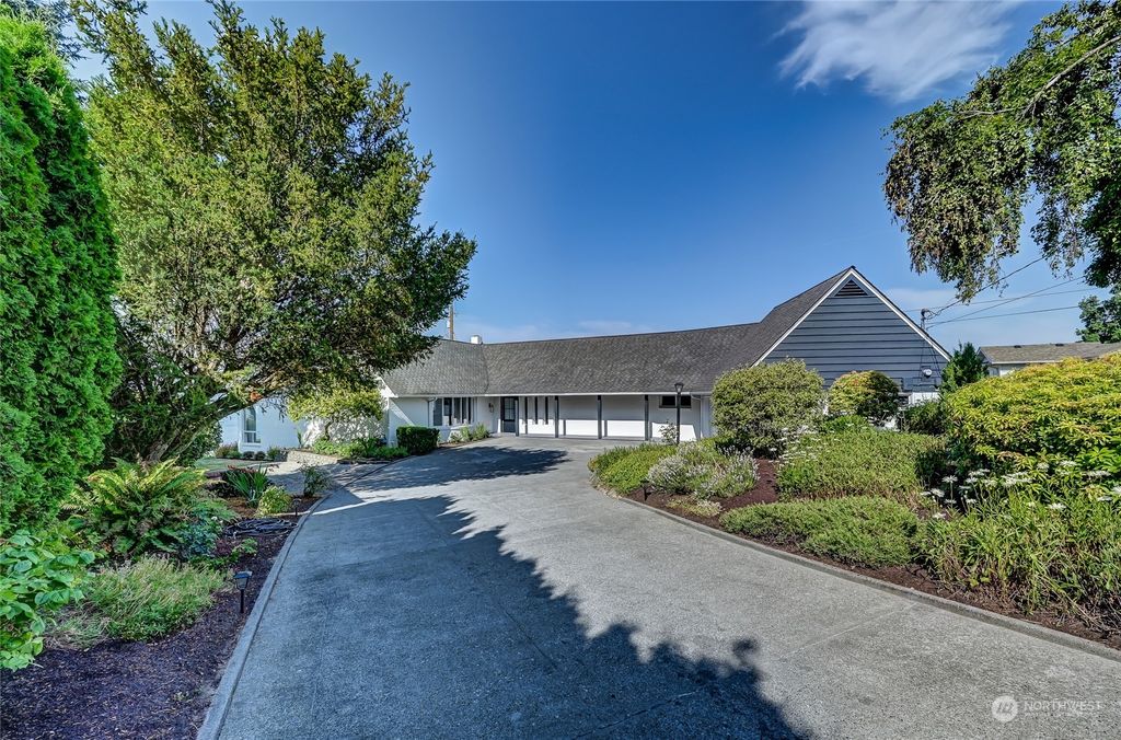 Photo of 29812 24th Avenue SW, Federal Way, WA 98023 (MLS # 2173047)