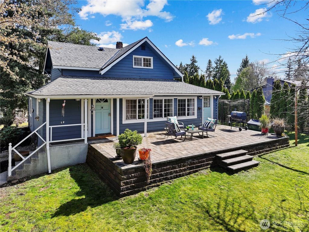 Photo of 23022 7th Avenue SE, Bothell, WA 98021 (MLS # 2496204)