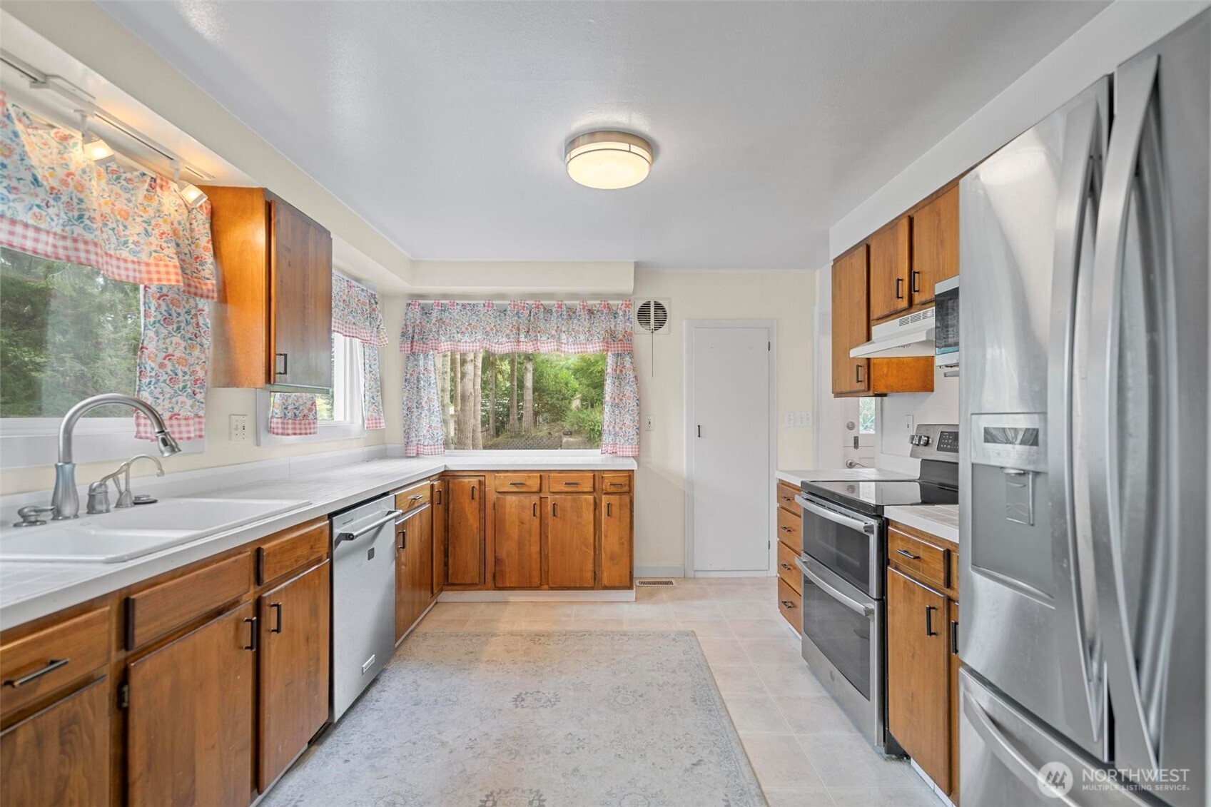 456 Upper Grand Ave