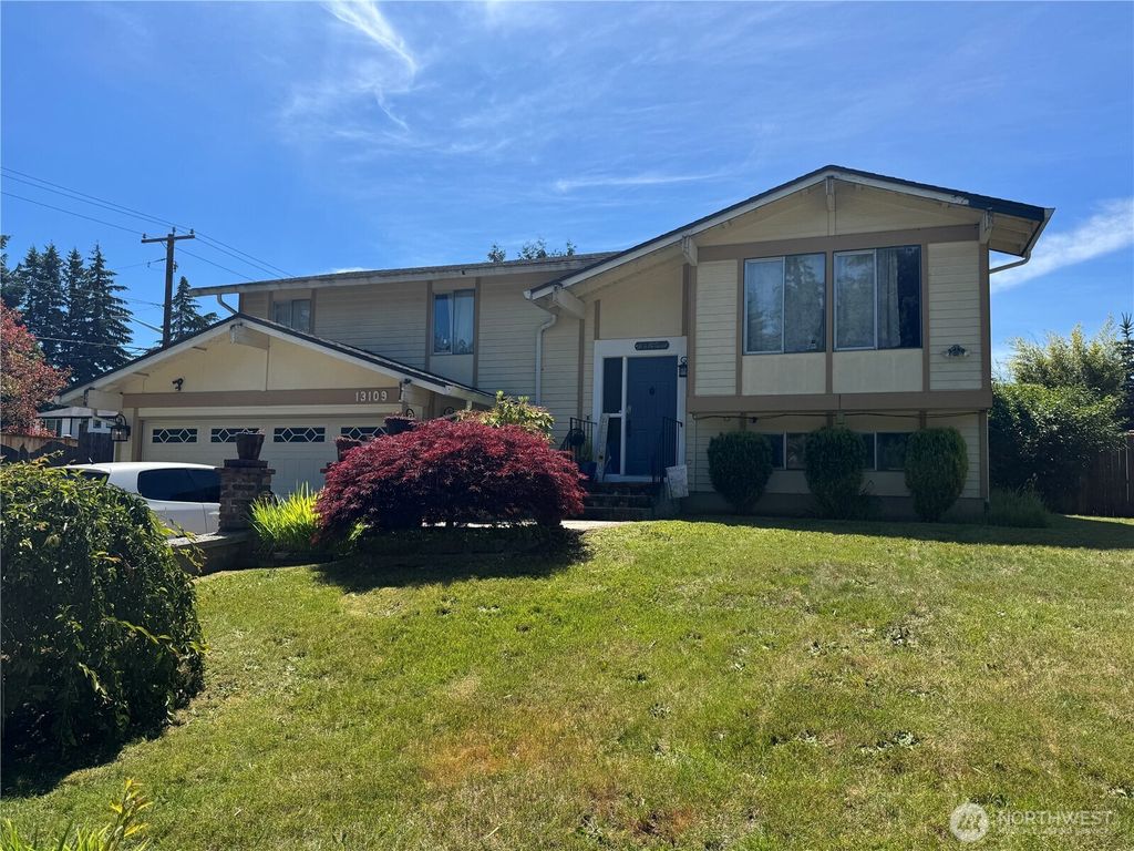 Photo of 13109 SE 259th Place, Kent, WA 98030 (MLS # 2539733)