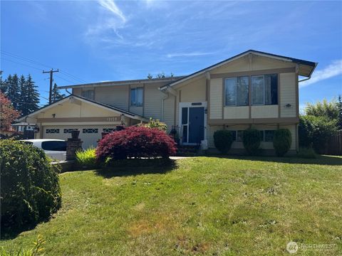Photo of 13109 SE 259th Place, Kent, WA 98030 (MLS # 2539733)