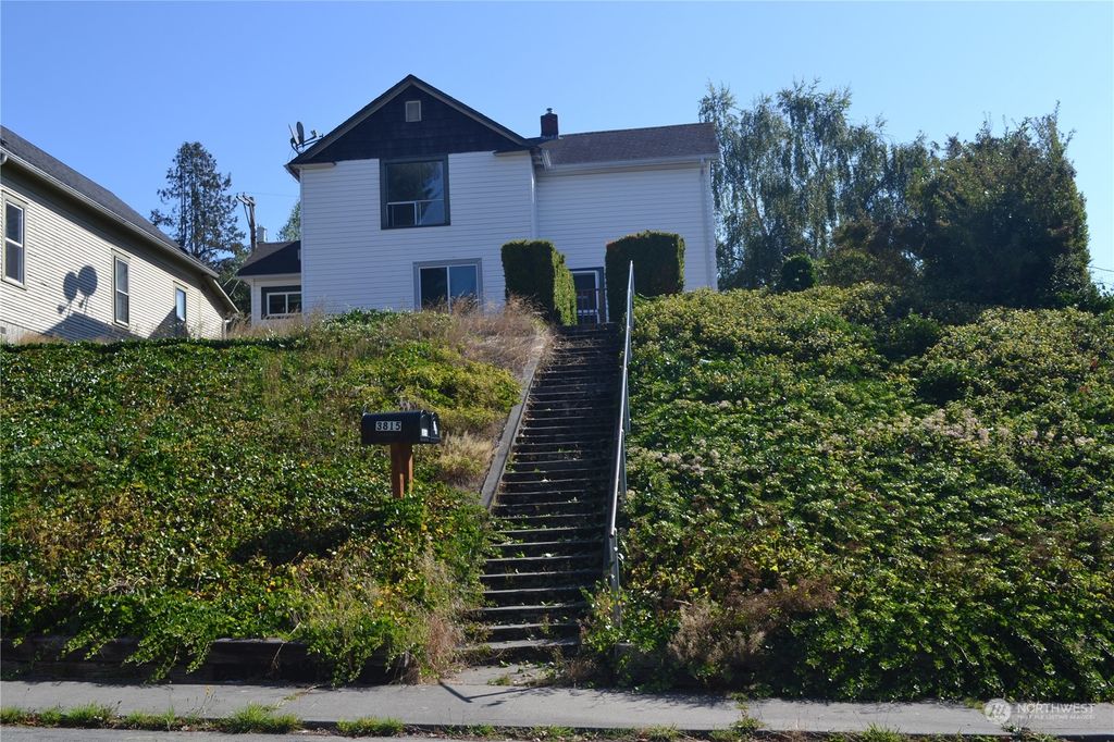 Photo of 3815 Wetmore Avenue, Everett, WA 98201 (MLS # 2160298)